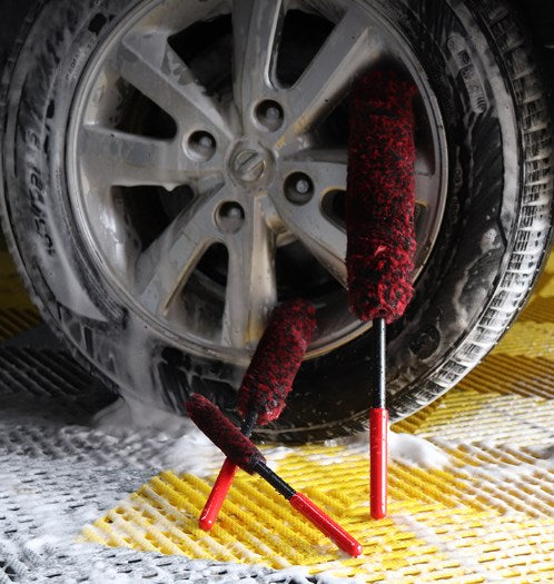 Set of 3 wheel cleaning brushes